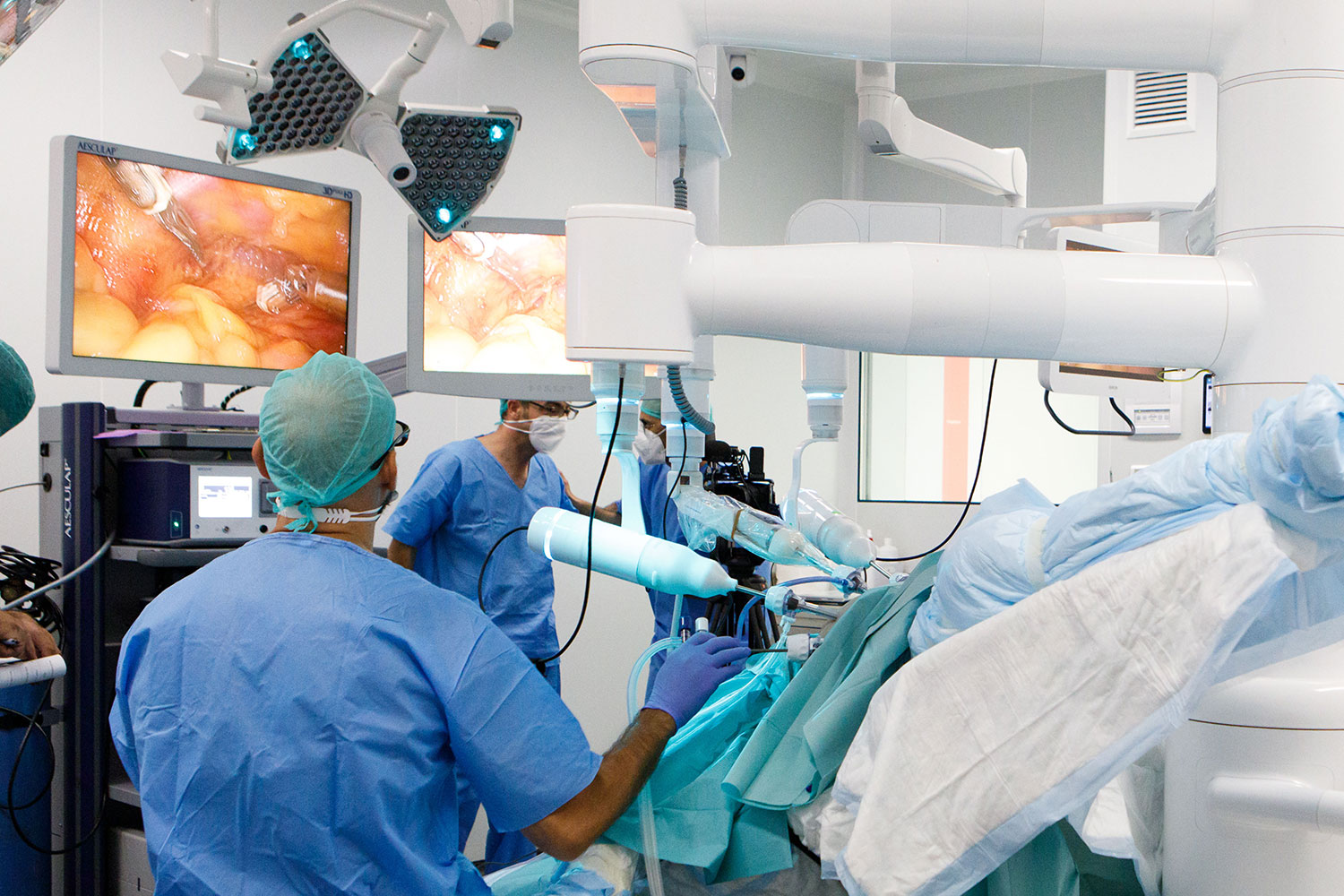 cirugía mínimamente invasiva robot quirúrgico